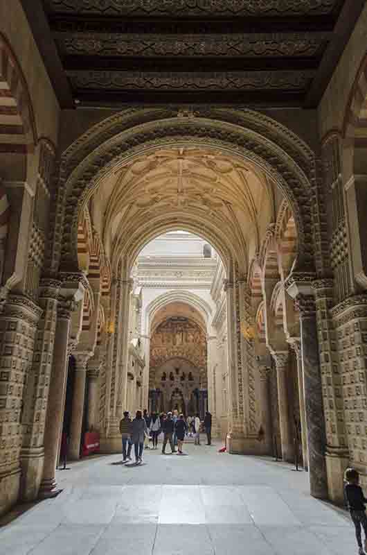 Córdoba 061 - Mezquita Catedral - interior.jpg